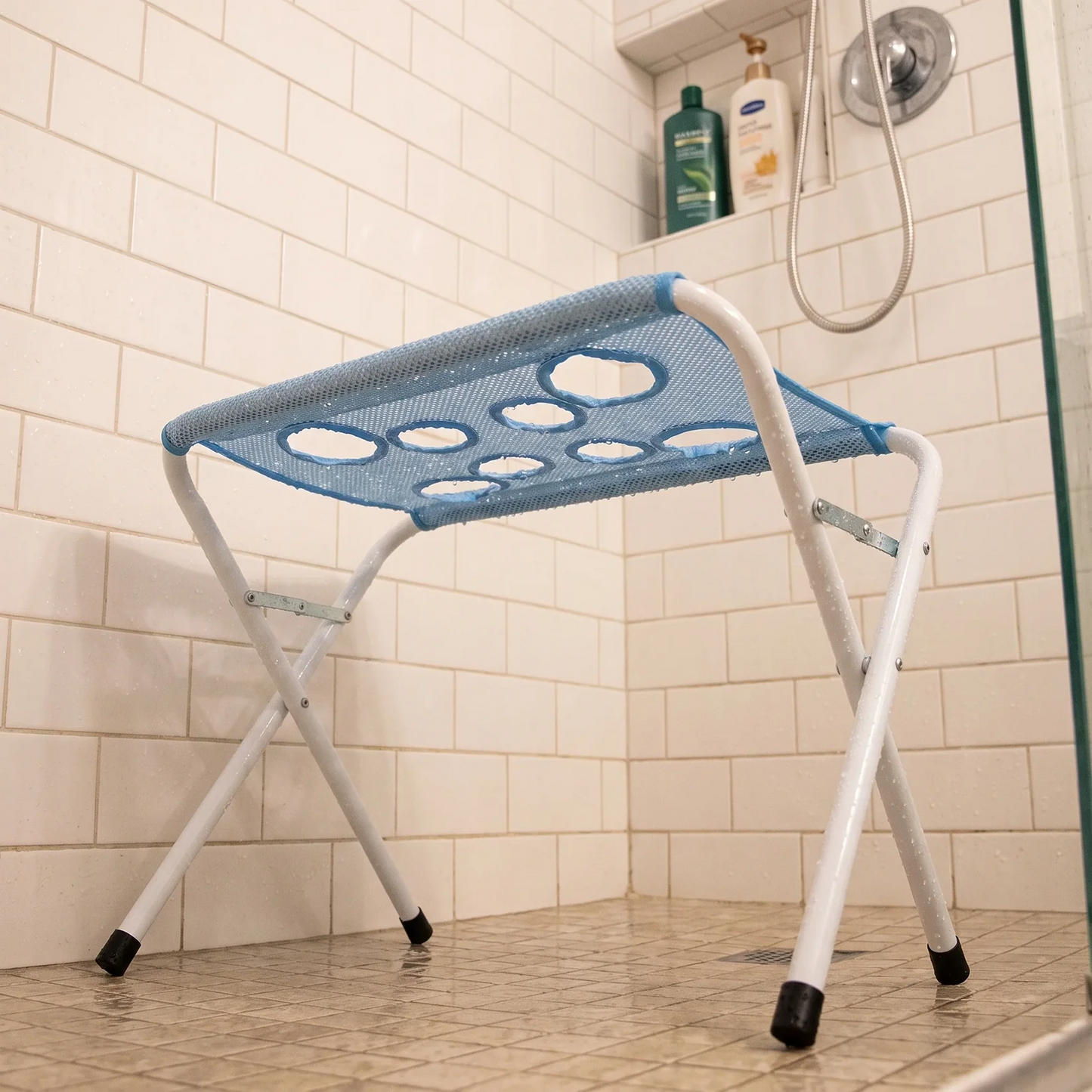 Splashy Shower Helper